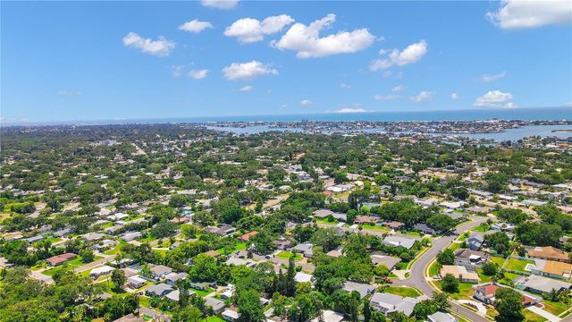 2905 BLUFFS DRIVE, Largo, FL 33770