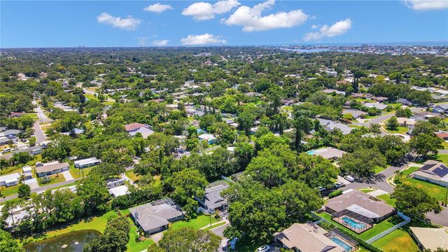 2905 BLUFFS DRIVE, Largo, FL 33770