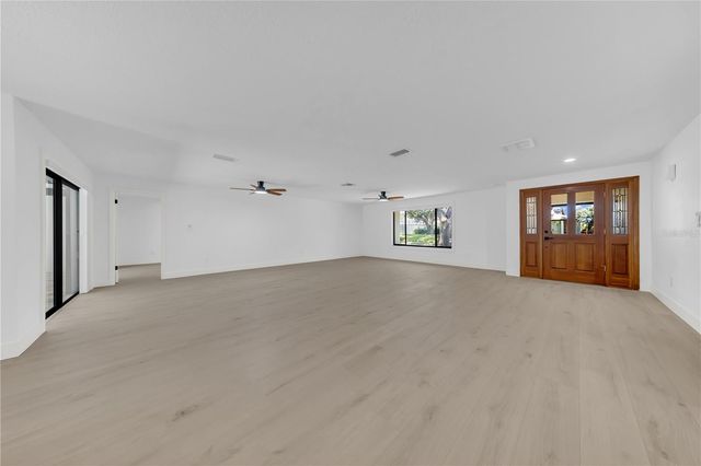 2905 BLUFFS DRIVE, Largo, FL 33770