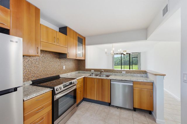3050 NW 42nd Avenue C110, Coconut Creek, FL 33066