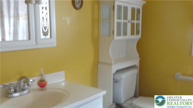 301 South Watson Street, Palmer Twp, PA 18045