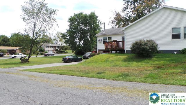 301 South Watson Street, Palmer Twp, PA 18045