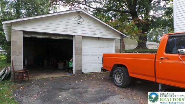 301 South Watson Street, Palmer Twp, PA 18045