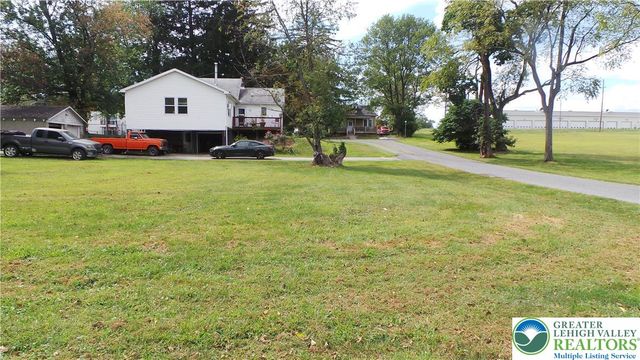 301 South Watson Street, Palmer Twp, PA 18045