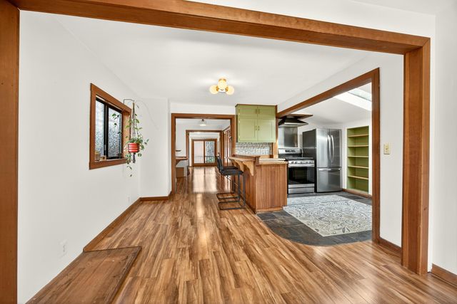 119 Madison Street, Talent, OR 97540