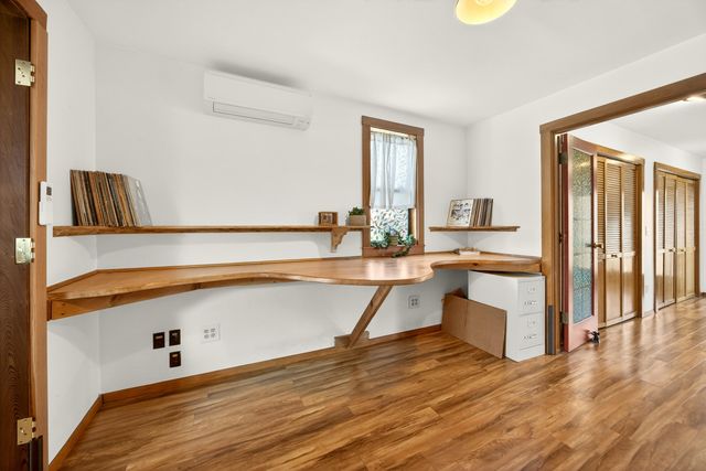 119 Madison Street, Talent, OR 97540