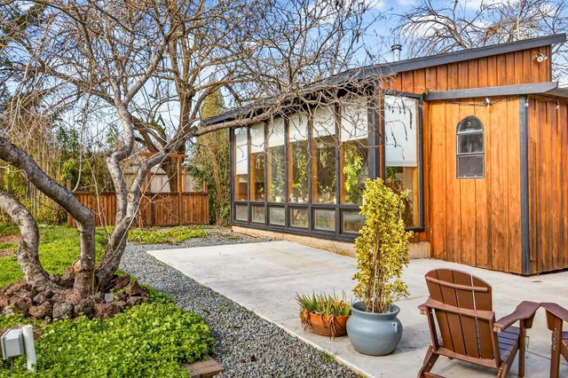 119 Madison Street, Talent, OR 97540