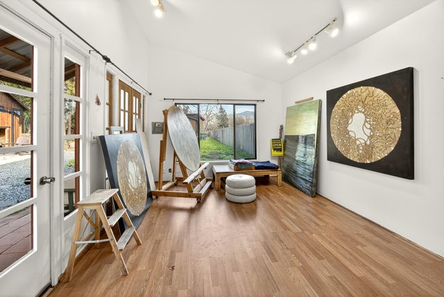 119 Madison Street, Talent, OR 97540