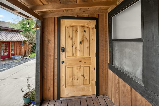 119 Madison Street, Talent, OR 97540