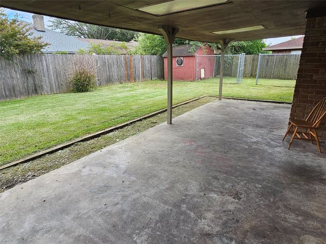 2701 Henderson Lane, Deer Park, TX 77536