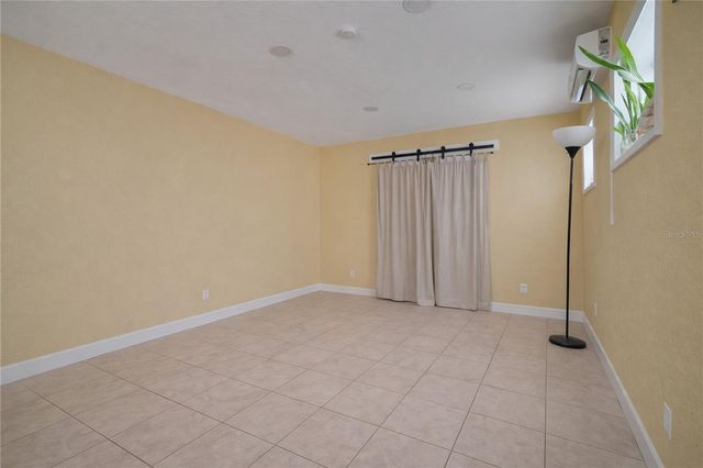 316 W COLUMBUS DRIVE, Tampa, FL 33602