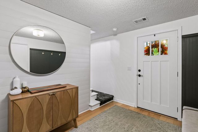 1420 Yosemite Avenue N, Golden Valley, MN 55422