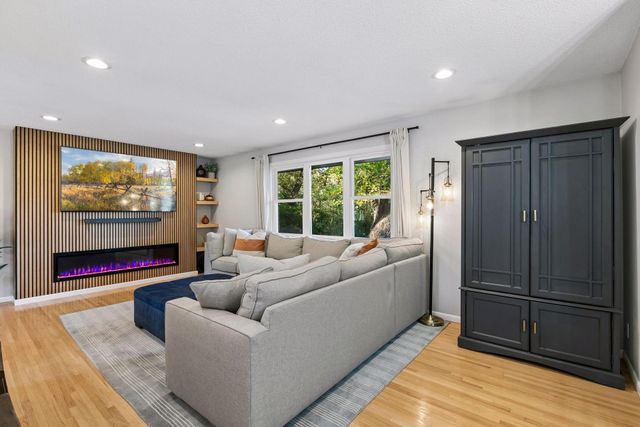 1420 Yosemite Avenue N, Golden Valley, MN 55422