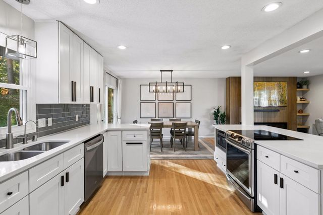 1420 Yosemite Avenue N, Golden Valley, MN 55422