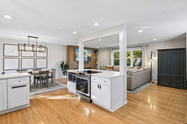 1420 Yosemite Avenue N, Golden Valley, MN 55422