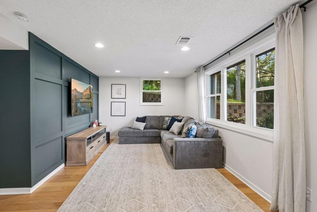 1420 Yosemite Avenue N, Golden Valley, MN 55422
