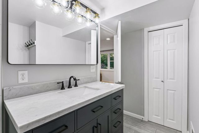 1420 Yosemite Avenue N, Golden Valley, MN 55422