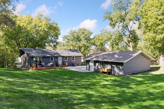 1420 Yosemite Avenue N, Golden Valley, MN 55422