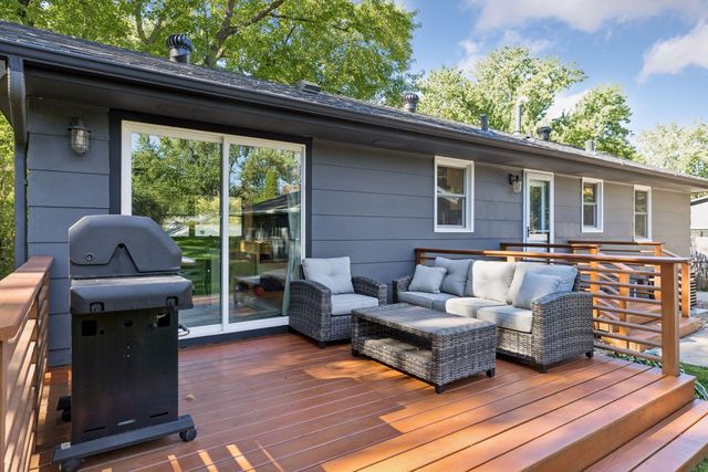 1420 Yosemite Avenue N, Golden Valley, MN 55422