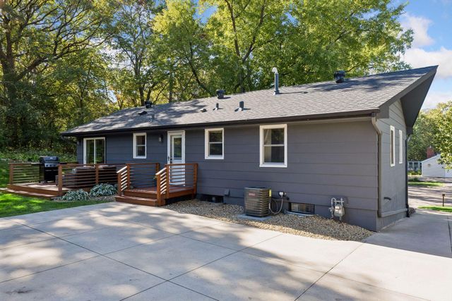 1420 Yosemite Avenue N, Golden Valley, MN 55422