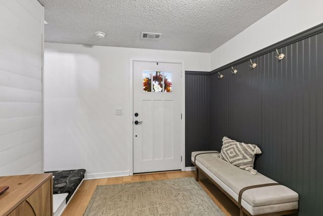 1420 Yosemite Avenue N, Golden Valley, MN 55422