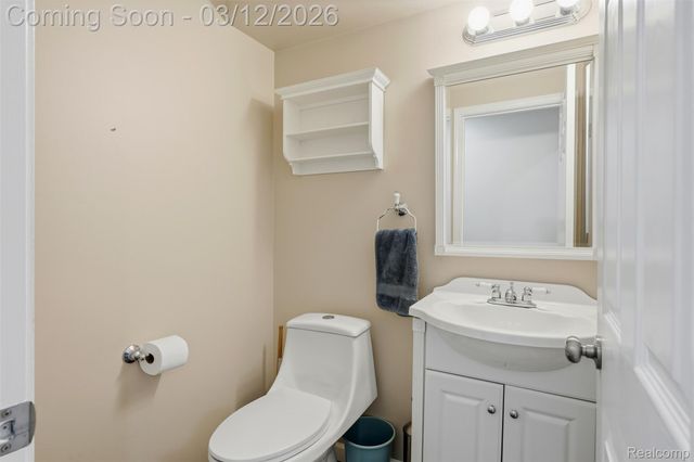 48607 Presidential Drive, Macomb Township, MI 48044