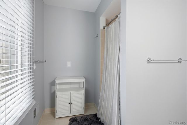 48607 Presidential Drive, Macomb Township, MI 48044