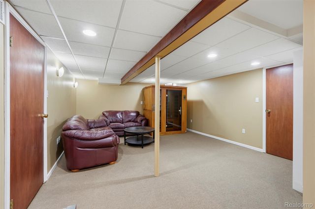 48607 Presidential Drive, Macomb Township, MI 48044