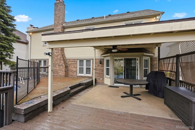 48607 Presidential Drive, Macomb Township, MI 48044