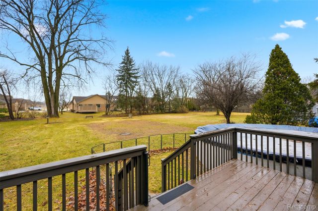 48607 Presidential Drive, Macomb Township, MI 48044