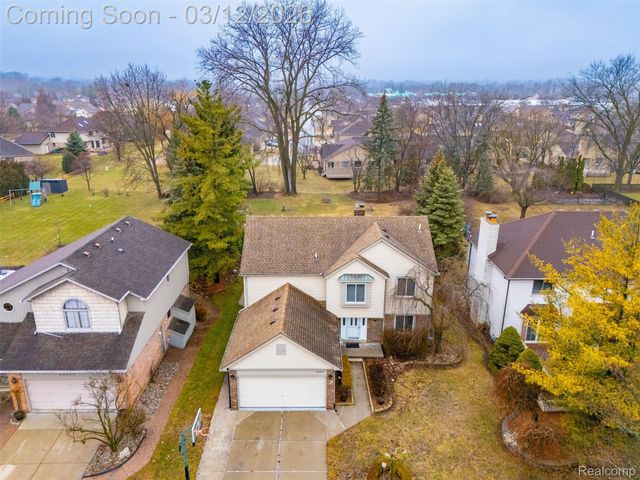 48607 Presidential Drive, Macomb Township, MI 48044