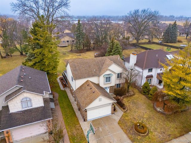 48607 Presidential Drive, Macomb Township, MI 48044