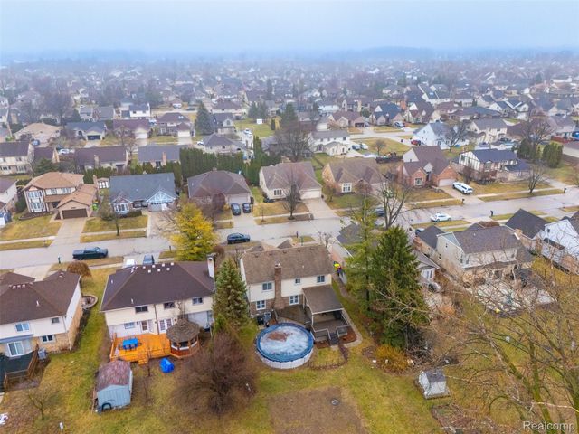 48607 Presidential Drive, Macomb Township, MI 48044