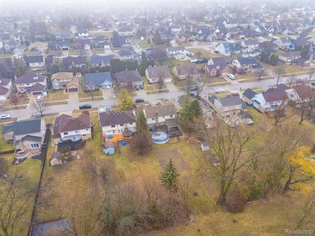 48607 Presidential Drive, Macomb Township, MI 48044