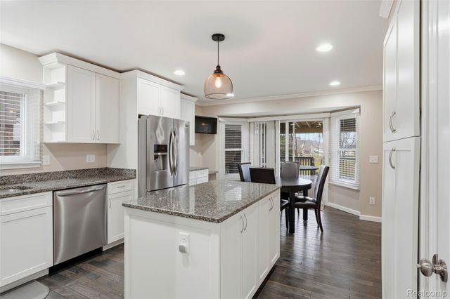 48607 Presidential Drive, Macomb Township, MI 48044