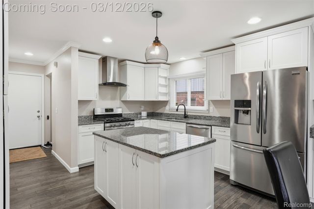 48607 Presidential Drive, Macomb Township, MI 48044