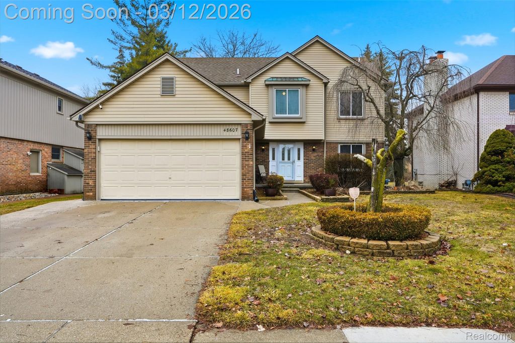 48607 Presidential Drive, Macomb Township, MI 48044