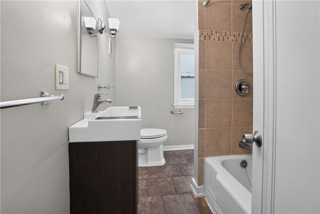 2501 Olympia St, Mckeesport, PA 15132