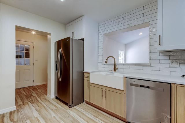 3936 E EDEN ROC CIRCLE, Tampa, FL 33634