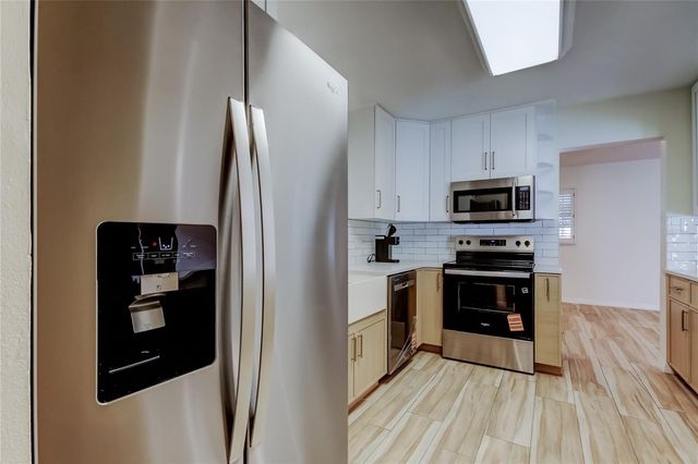 3936 E EDEN ROC CIRCLE, Tampa, FL 33634