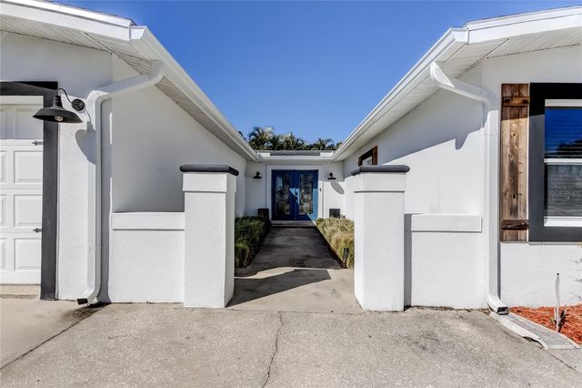 3936 E EDEN ROC CIRCLE, Tampa, FL 33634