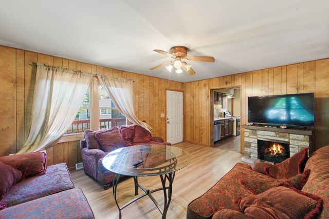 5905 SW 9th Street, Des Moines, IA 50315