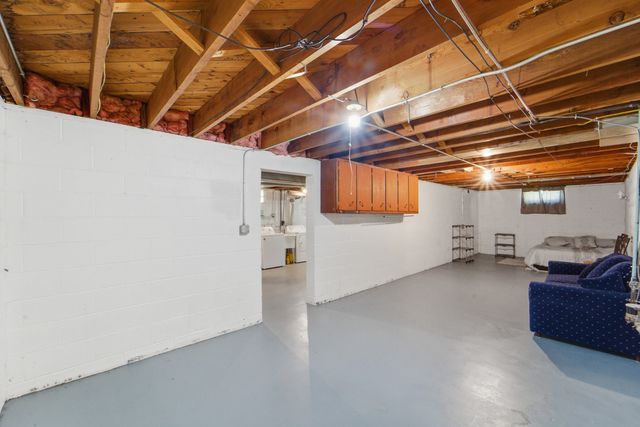 5905 SW 9th Street, Des Moines, IA 50315