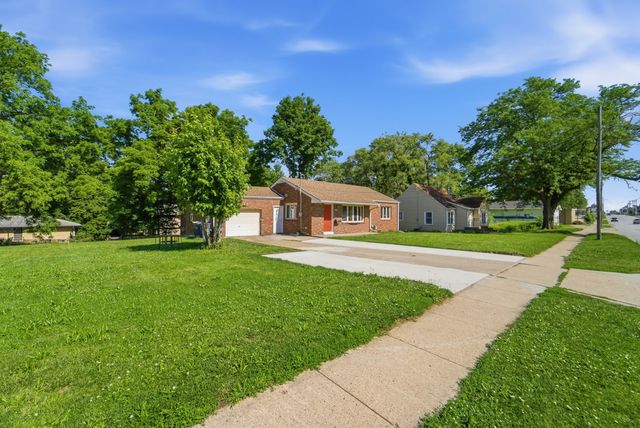 5905 SW 9th Street, Des Moines, IA 50315