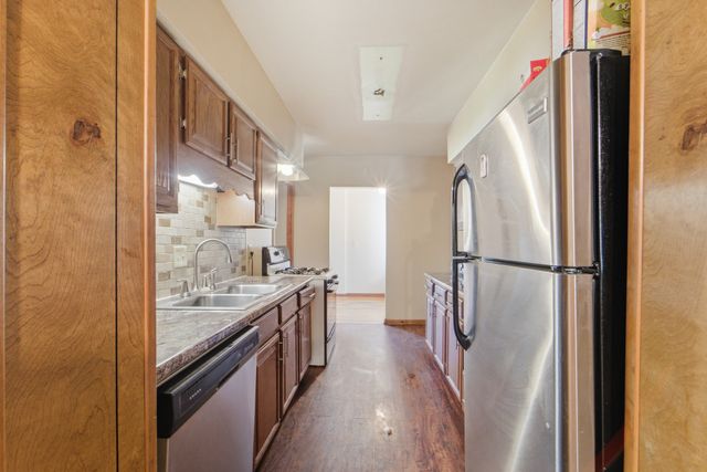 5905 SW 9th Street, Des Moines, IA 50315