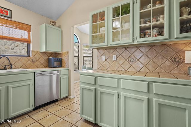 4405 LOMA HERMOSA Drive, El Paso, TX 79934