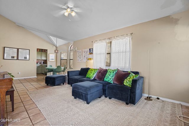 4405 LOMA HERMOSA Drive, El Paso, TX 79934