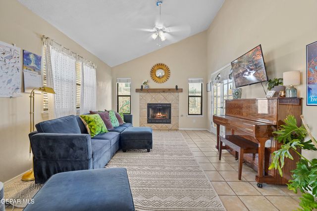 4405 LOMA HERMOSA Drive, El Paso, TX 79934