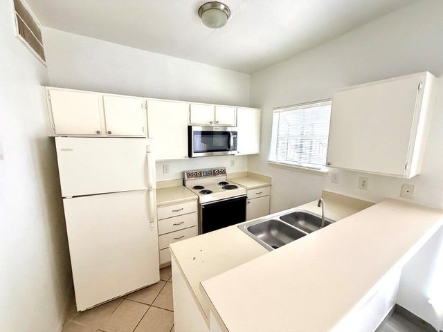 7901 Cambridge Street 125, Houston, TX 77054