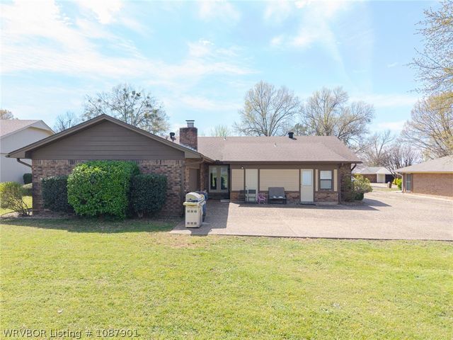 2617 Roxbury Lane, Fort Smith, AR 72908